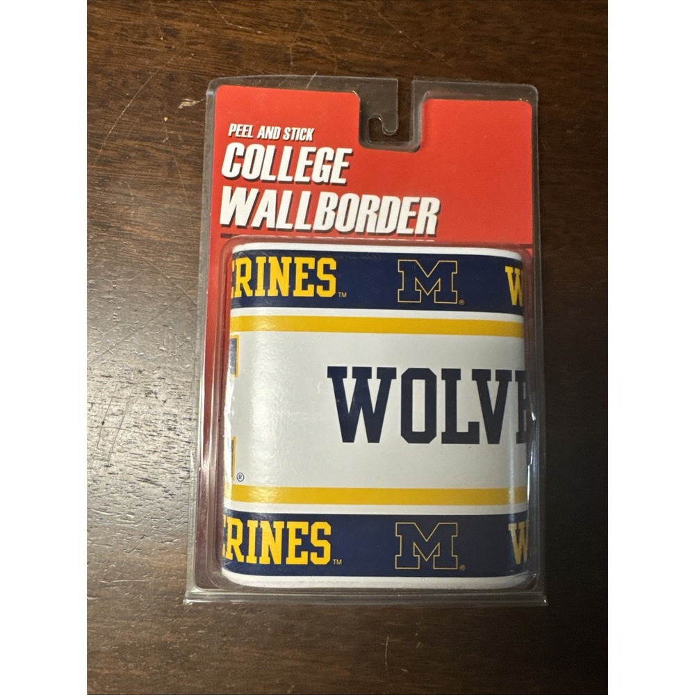 MICHIGAN WOLVERINES NCAA PEEL & STICK WALLPAPER BORDER. 5'' X 15'. NEW